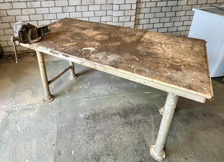 Industriële werktafel jaren 60, Doe-het-zelf en Verbouw, Werkbanken, Zo goed als nieuw, Ophalen