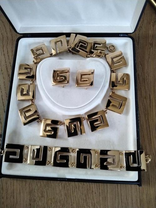 Givenchy doublé sieraden set, Sieraden, Tassen en Uiterlijk, Kettingen, Gebruikt, Overige materialen, Goud, Verstelbaar, Ophalen of Verzenden