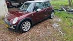 Mini 1.6 16V Cooper Rood Airco en electr ramen apk eind 6-26, Auto's, Mini, Voorwielaandrijving, 15 km/l, 4 cilinders, 4 stoelen