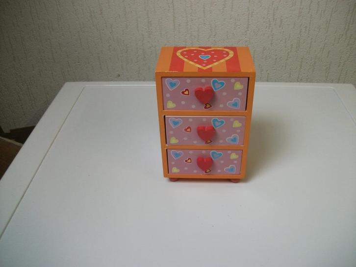 Klein houten ladenkastje voor sieraden, Kinderen en Baby's, Speelgoed | Houten speelgoed, Zo goed als nieuw, Ophalen of Verzenden