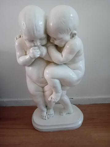 Curiosa Kunststof Kinderbeeld op Voet ca: 52cm hg. beschikbaar voor biedingen