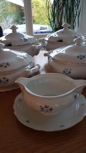 Soepterrines c.q. schalen beschikbaar voor biedingen