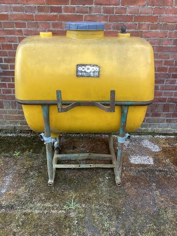 Te koop: tank 300 liter beschikbaar voor biedingen