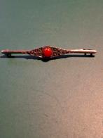 Zilveren  broche met markesiet en bloedkoraal, Ophalen of Verzenden