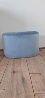 Mooie lichtblauwe poef/hocker, Huis en Inrichting, Ophalen, Minder dan 50 cm, 50 tot 75 cm, Zo goed als nieuw