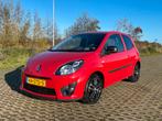 Renault Twingo 1.2 16V 2011 Rood, Auto's, 74 pk, 4 cilinders, Origineel Nederlands, Handgeschakeld