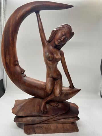 Erotische dame/  Sculptuur beschikbaar voor biedingen