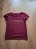 leuk donkerrood shirt met glansbiesje merk Given maat S, Verzenden, Zo goed als nieuw, Korte mouw, Maat 36 (S)