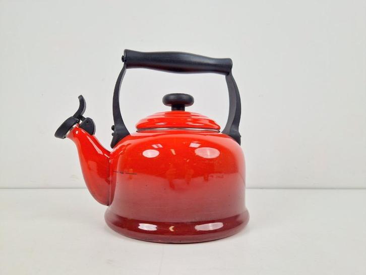 Vintage Fluitketel Tradition Le Creuset rood France, Huis en Inrichting, Keuken | Keukenbenodigdheden, Gebruikt, Ophalen of Verzenden