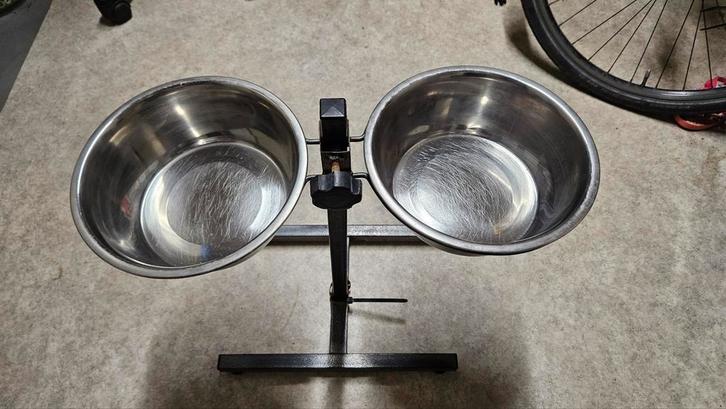Honden Voerbakken 25cm op standaard, Dieren en Toebehoren, Hondenvoerbakken en Drinkbakken, Gebruikt, Verstelbaar, Ophalen