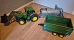 John Deere tractor (20cm hoog) met kar en gifspuit., Ophalen of Verzenden, Gebruikt, Jongen of Meisje