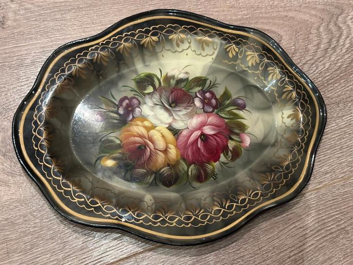 Russisch Zhostovo metalen handbeschilderd dienblad, Huis en Inrichting, Woonaccessoires | Dienbladen, Nieuw, Metaal, Ovaal, Ophalen of Verzenden