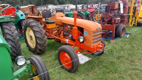 Renault N71 uit 1962 op kenteken, Zakelijke goederen, Agrarisch | Tractoren, tot 2500, Renault, tot 80 Pk, Oldtimer, Ophalen
