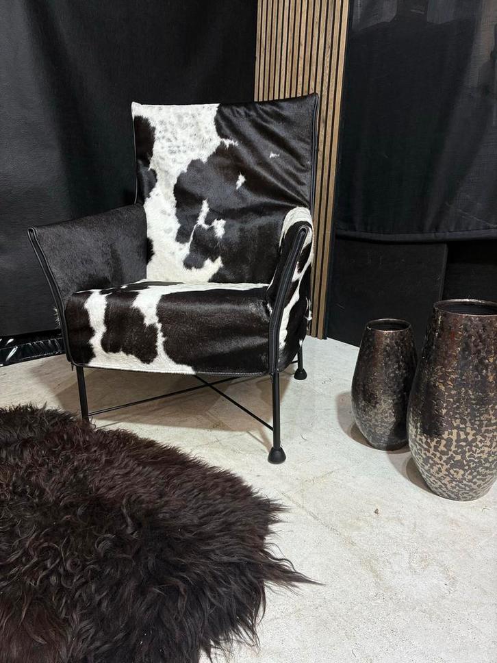 Montis Charly Koe Stoel - Zo Goed Als Nieuw, Huis en Inrichting, Stoelen, Zo goed als nieuw, Eén, Leer, Zwart, Ophalen