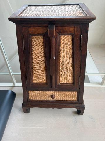 Indonesian/balinese style hand carved cupboard beschikbaar voor biedingen