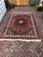 Vintage pers hand gemaakt kleed, Huis en Inrichting, Overige kleuren, 150 tot 200 cm, Vintage, 200 cm of meer