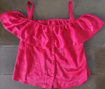 Rode crop top met ruffle / ruche en knoopjes. beschikbaar voor biedingen