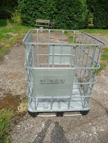 IBC krat IBC-mand 1000 l  en 750 l met metalen pallet bodem beschikbaar voor biedingen