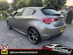 Alfa Romeo Giulietta 1.4 T Distinctive 5d 19 inch boekjes, Voorwielaandrijving, Gebruikt, 4 cilinders, Origineel Nederlands
