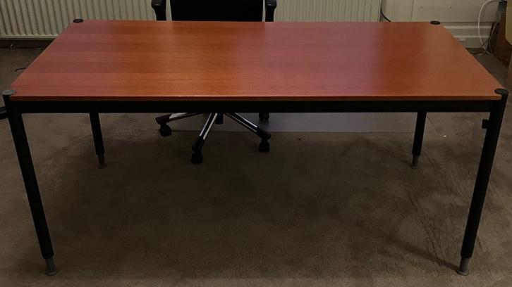 Ikea bureau met bijbehorende kast en ladenblok, Huis en Inrichting, Bureaus, Gebruikt, Ophalen