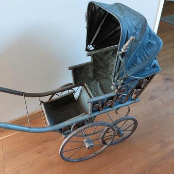 oud model poppenwagen €15,00 beschikbaar voor biedingen