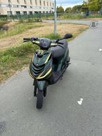 Zip 70 cc 2 takt, Fietsen en Brommers, Scooters | Piaggio, Ophalen of Verzenden, Zo goed als nieuw, Tweetakt, Zip