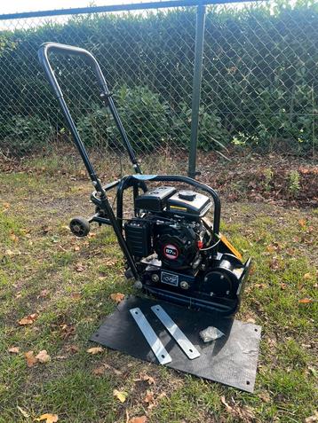 Nette en goede Lumag VP-60 trilplaat 80kn benzine, met mat beschikbaar voor biedingen