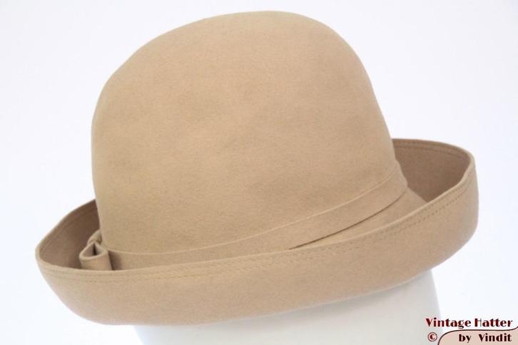 kleine Vintage Dameshoed licht beige vilt 54,5, Kinderen en Baby's, Kinderkleding | Petten en Hoeden, Gebruikt, Meisje, 134 t/m 140