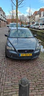 Volvo S40 2.4 I 170PK Geartronic 2005, Auto's, 1357 kg, Zwart, 700 kg, Metallic lak
