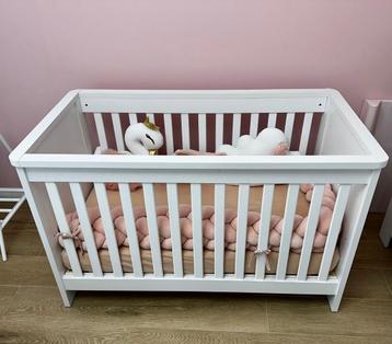 Complete babykamer zo goed als nieuw beschikbaar voor biedingen