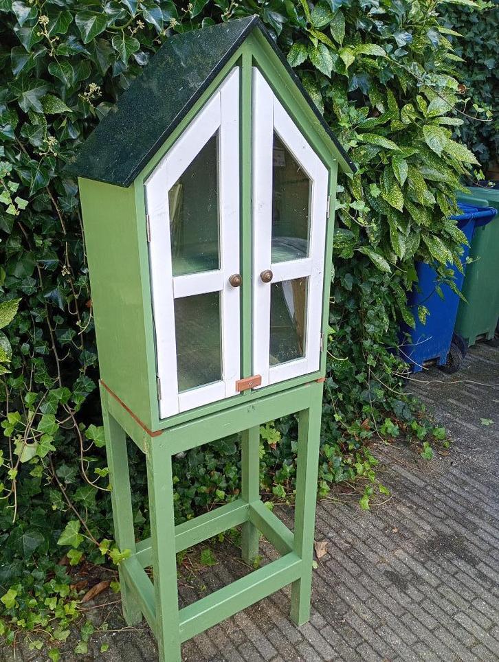 Minibieb, Huis en Inrichting, Kasten | Vitrinekasten, Zo goed als nieuw, 150 tot 200 cm, 50 tot 100 cm, 25 tot 50 cm, Ophalen of Verzenden