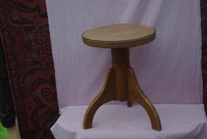 Houten krukjes / Bamboe en hinderloper tafel, Huis en Inrichting, Tafels | Bijzettafels, Rechthoekig, 60 cm of meer, Minder dan 55 cm