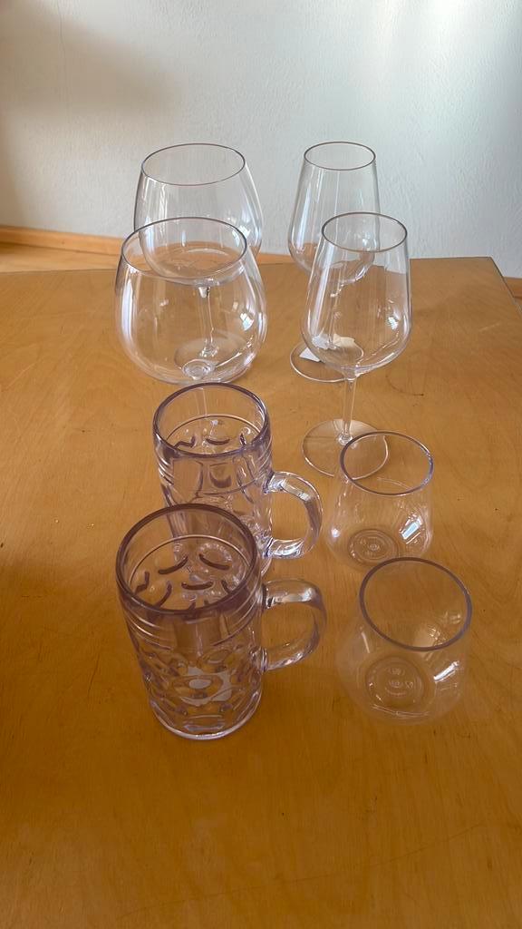 Plastic glazen en bierpullen, Caravans en Kamperen, Kampeeraccessoires, Zo goed als nieuw, Ophalen of Verzenden