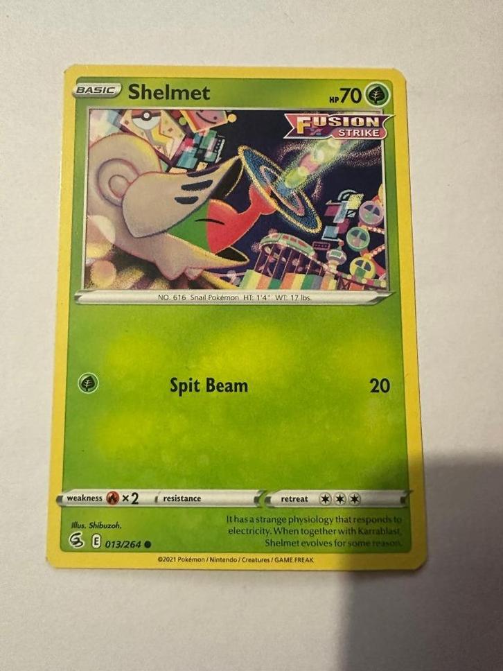 Shelmet – 013/264 – Fusion Strike, Hobby en Vrije tijd, Verzamelkaartspellen | Pokémon, Zo goed als nieuw, Losse kaart, Ophalen of Verzenden