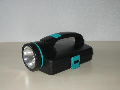 Zaklamp met gereedschapssetje, Caravans en Kamperen, Zaklampen, Zo goed als nieuw, Batterij, Ophalen of Verzenden