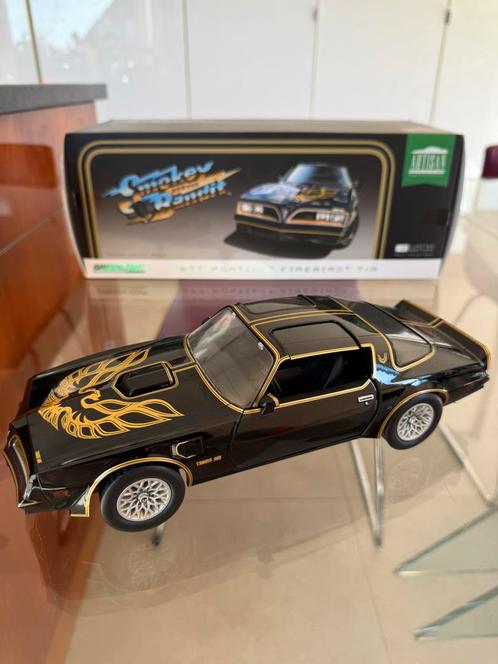Ed limitée 1977 Pontiac Firebird Smokey and the bandit 1:18, Hobby en Vrije tijd, Modelauto's | 1:18, Zo goed als nieuw, Auto