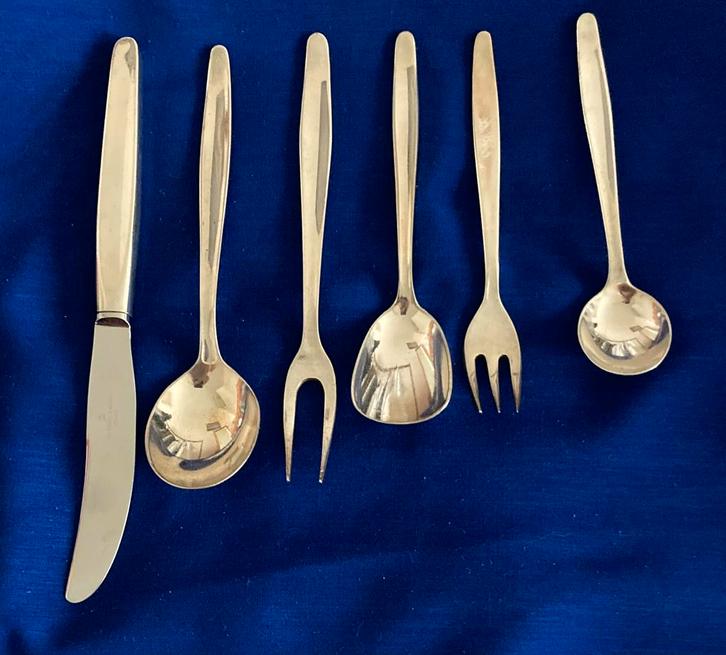 Keltum Jeunesse verzilverd: kindermesje + lepeltje enz., Antiek en Kunst, Antiek | Bestek, Ophalen