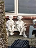 Jongen meisje bankje, Tuin en Terras, Beton, Gebruikt, Ophalen of Verzenden, Mensenbeeld