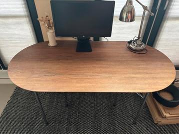 Ferm Living bureau tafel walnoot blad, poten chroom beschikbaar voor biedingen