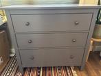 IKEA Hemnes ladekast 3 lades – grijs gelakt, goede staat, Huis en Inrichting, Kasten | Ladekasten, Ophalen, Gebruikt, 100 tot 150 cm