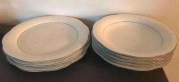 4 plate dinner boren 5 diepe borden beschikbaar voor biedingen