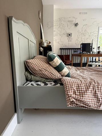 Brocante kinderbed juniorbed met matras en lattenbodem beschikbaar voor biedingen
