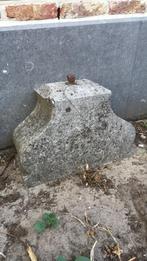 Antieke arduin gebouchadeerde blok, blauwe steen voet sokkel, Tuin en Terras, Ophalen of Verzenden, Gebruikt, Beton, Waterornament