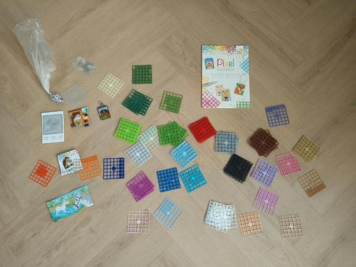 Pixel, Hobby en Vrije tijd, Knutselen, Ophalen of Verzenden