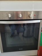 Te koop: Indesit hetelucht oven RVS, 2 jr oud, 60 cm of meer, Hete lucht, Gebruikt, 45 tot 60 cm