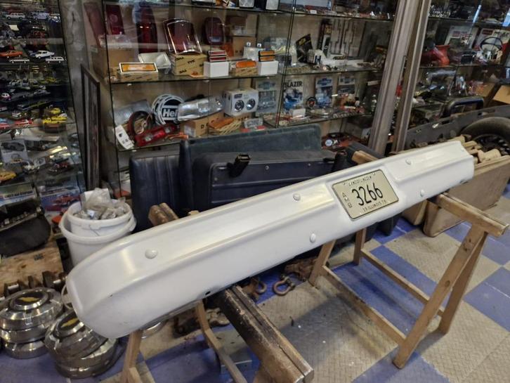 Mooie OE witte voorbumper Chevy Blazer, Pick-Up of Suburban., Auto-onderdelen, Carrosserie en Plaatwerk, Bumper, Amerikaanse onderdelen