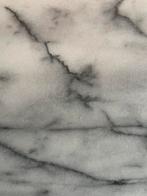 Kleine vintage sidetable met wit marmeren blad, Huis en Inrichting, Tafels | Sidetables, Ophalen, Gebruikt, Vintage, Overige vormen