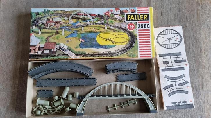 Faller 2500, Hobby en Vrije tijd, Modeltreinen | N-Spoor, Zo goed als nieuw, Brug, Tunnel of Gebouw, Gelijkstroom of Wisselstroom