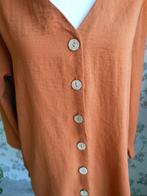 Mooie blouse met houten knopen. Maat 44, Kleding | Dames, Maat 42/44 (L), Ophalen of Verzenden, Zo goed als nieuw
