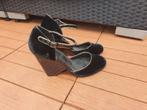 Pumps Vanilia mt.38 zwart suede dichte hak hoogte 9cm, Kleding | Dames, Pumps, Vanilla, Zwart, Ophalen of Verzenden